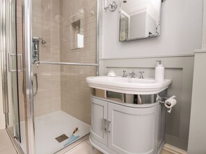 Shower - Westwood House, Lytham St. Annes (Lytham St. Annes)