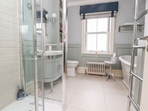 Shower - Westwood House, Lytham St. Annes (Lytham St. Annes)