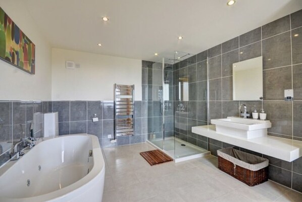 Shower - St Clements View, Borrisdale (Borrisdale)