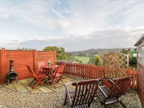 Outdoor dining - Willow Nook, Lealholm (Whitby)