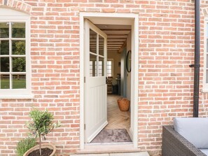 Property grounds - The Stable @ Warren House, Wragby (Market Rasen)