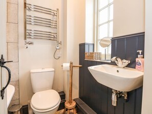 Shower - The Stable @ Warren House, Wragby (Market Rasen)
