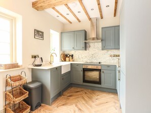 Dishwasher - The Stable @ Warren House, Wragby (Market Rasen)