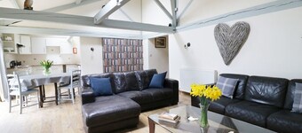 Charming Barn Owl Cottage Retreat