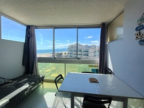 Dining - Bright studio with sea view - 4 guests (Canet-Plage)