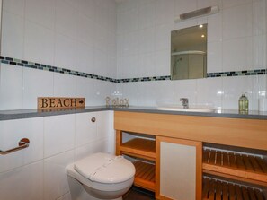 Shower - 47 Bredon Court, Newquay (Newquay)