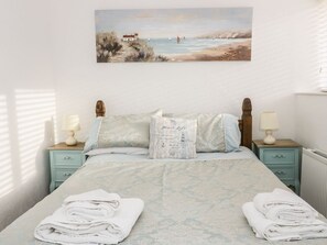 Room - Monarfon: A Coastal Retreat (Tyn-y-Gongl)