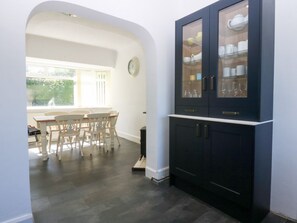 Dining - Monarfon: A Coastal Retreat (Tyn-y-Gongl)