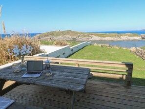 Outdoor dining - Island View Retreat, Porth (Newquay)