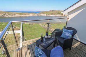 Property grounds - Island View Retreat, Porth (Newquay)