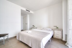 3 bedrooms, iron/ironing board - THE CINEMA 1st1st Immo Barneda Roses (Rosas / Roses)