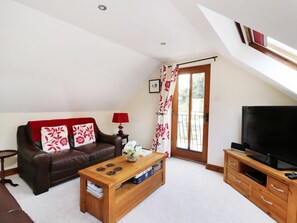 Living area - GERAND: Romantic Retreat Awaits (Windermere)