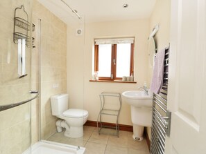 Shower - GERAND: Romantic Retreat Awaits (Windermere)