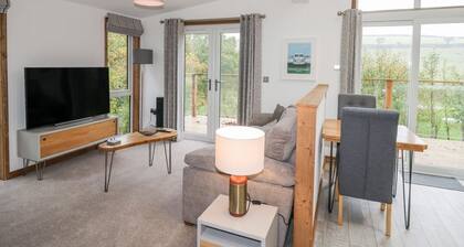 1 Valley View, Lanreath