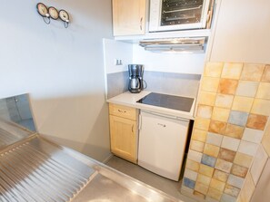 Fridge, oven, dishwasher, coffee/tea maker - Apartment for 5 guests, west-facing balcony (Avoriaz)