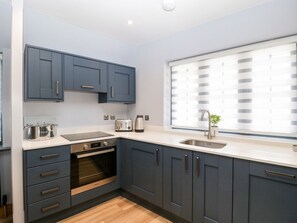 Private kitchen - Thimble cottage, Dorset, 1 bed (Blandford Forum)