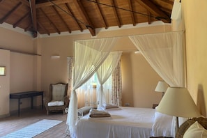 5 bedrooms, iron/ironing board - Villa Aurora with Private Pool (Porto Azzurro)