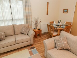 Living area - 2 Chandlers Yard, Burry Port (Burry Port)