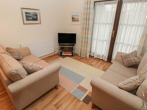 Living area - 2 Chandlers Yard, Burry Port (Burry Port)