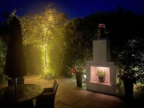Outdoor dining - No 8, Burnham-On-Sea (Burnham-on-Sea)