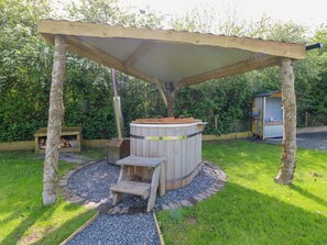 Outdoor spa tub - Llety Llanfair, Y Felinheli (Felinheli)