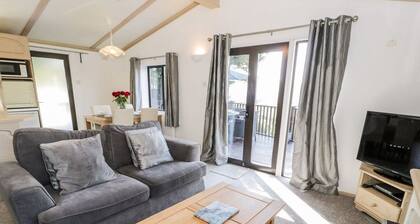 Springtime Lodge, Rhyd-Y-Foel