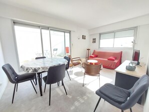 TV - Renovated T2 in Royan's center (Royan)