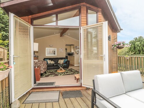 Little Gem Lodge: A Cozy Retreat