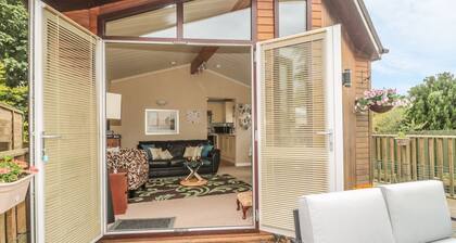 Little Gem Lodge: A Cozy Retreat