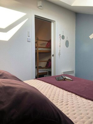 Room - Gribiche and Ravigote: Duplex with Ocean View and Parking (Fort-Mahon-Plage)