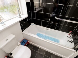 Shower - Caedmon's Rest, Whitby (Whitby)