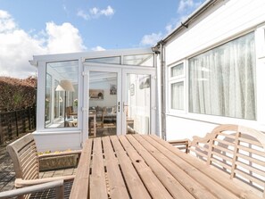 Outdoor dining - Lyndhurst Cottage, Beadnell (Chathill)