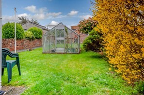 Property grounds - Llys-y-Gân, Fishguard (Fishguard)