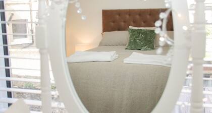 Llewelyn Apartment, Llandudno.