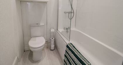 Llewelyn Apartment, Llandudno.