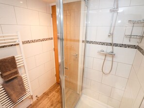 Shower - Elliott's Retreat, Sheringham (Sheringham)