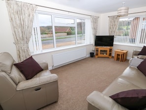 Living area - Elliott's Retreat, Sheringham (Sheringham)