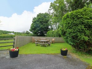 Outdoor dining - Bwthyn Clai, Llangefni (Llangefni)