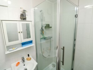 Shower - Rosa, Torquay, Devon, sleeps 2 (Torquay)