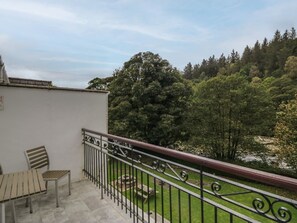 Terrace/patio - Apartment 4, Keswick, Cumbria. (Keswick)