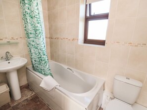 Shower - The Calf House, Lingdale (Saltburn-by-the-Sea)