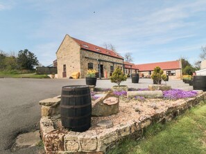 Property grounds - The Calf House, Lingdale (Saltburn-by-the-Sea)