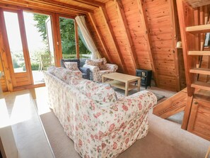 Living area - Apple Tree Lodge: Open-Plan Living Oasis (Gillingham)