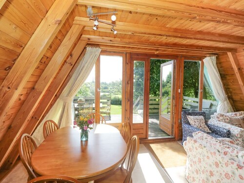 Apple Tree Lodge: Open-Plan Living Oasis