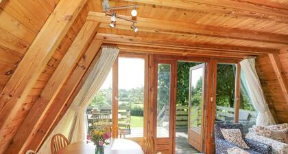 Apple Tree Lodge: Open-Plan Living Oasis