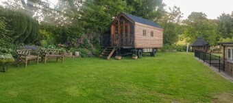 Rambler's Cottage - Pet-Friendly Haven