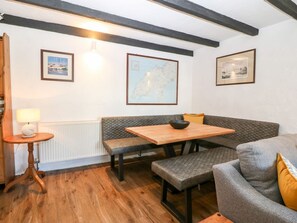 Dining - The Cottage, based in Abersoch (Pwllheli)