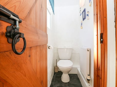 Shower. The Cottage, based in Abersoch