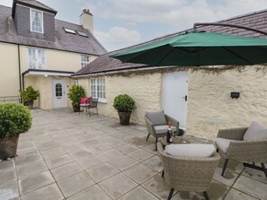 Terrace/patio - Primrose Cottage in Manorbier. (Tenby)