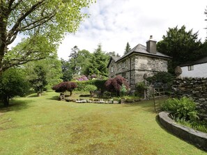 Property grounds - Beaver Grove Cottage in Wales. (Betws-y-Coed)